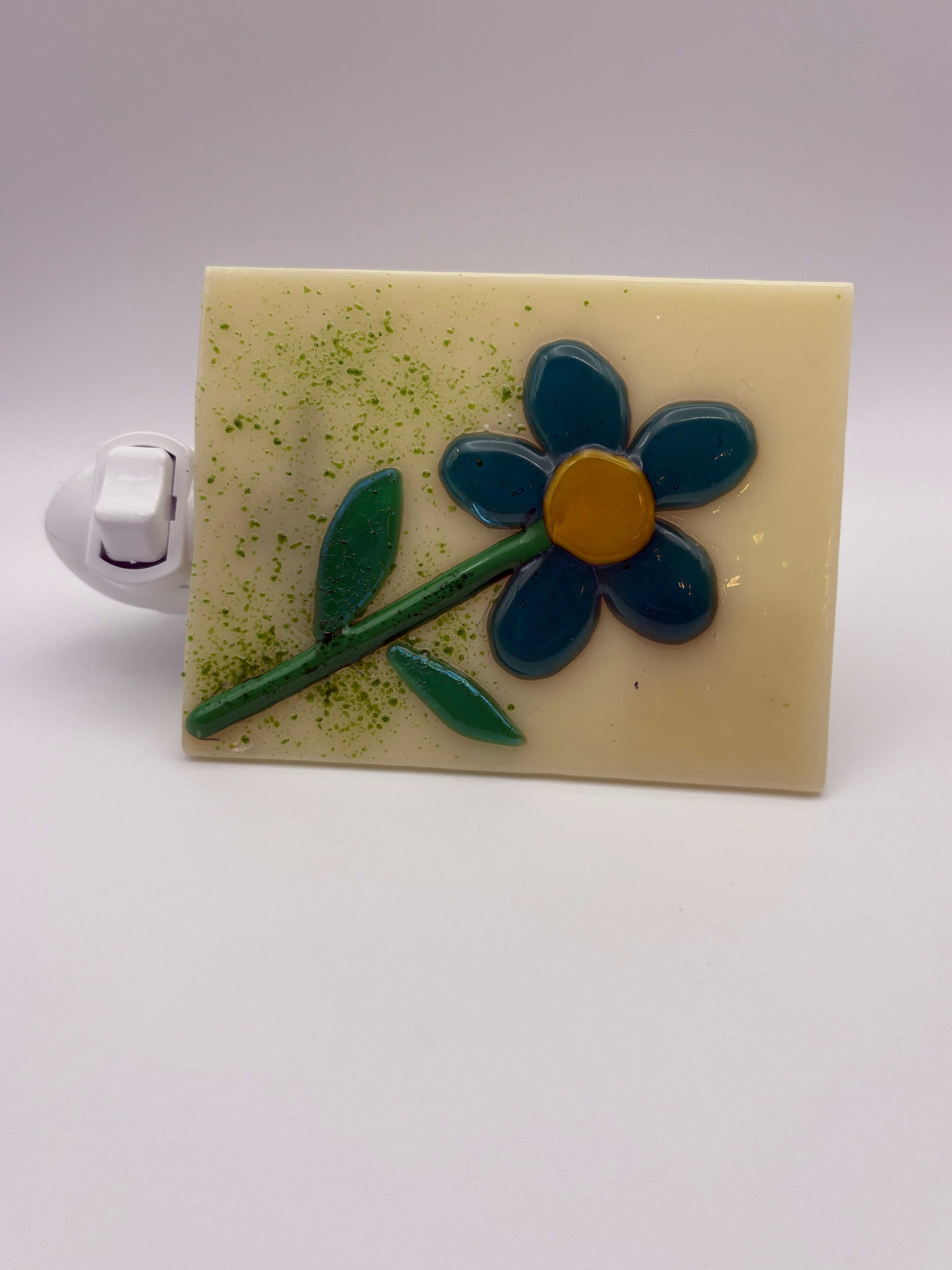 Fused Glass Blue Daisy Nightlight